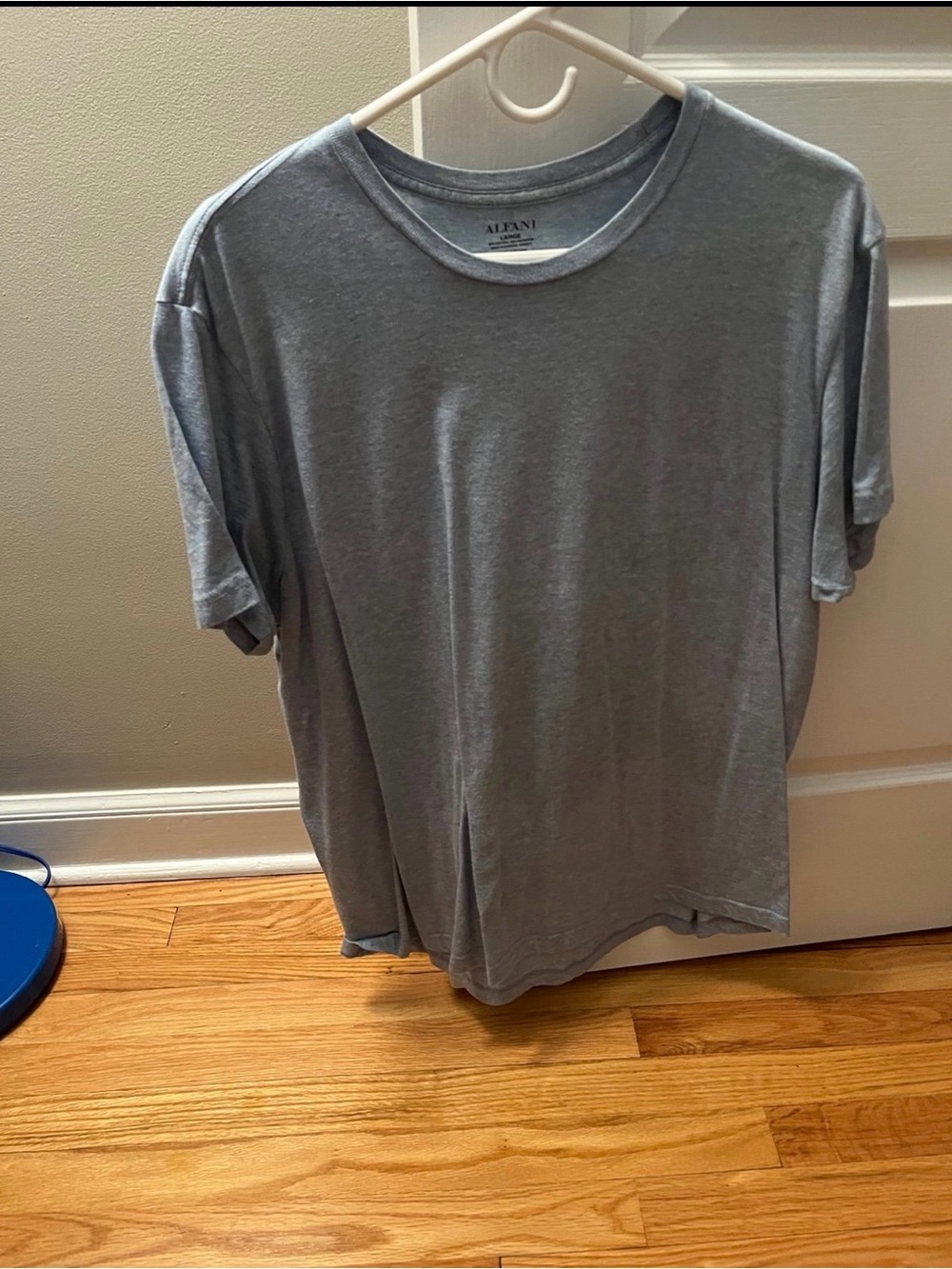 Men’s Alfani T-Shirt Size Large